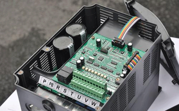 變頻器與西瑪電機的匹配問題。