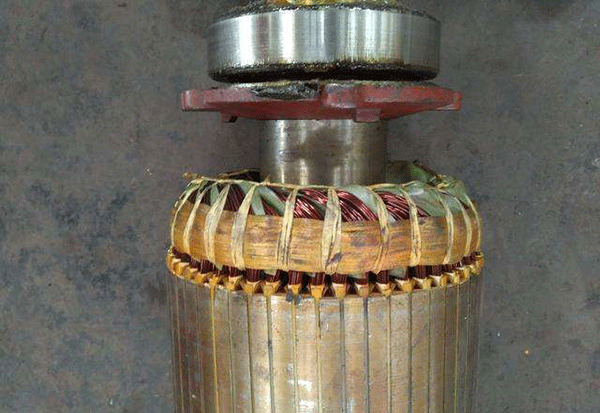 西安電機(jī)廠技術(shù)員關(guān)于高壓電機(jī)端部捆扎的重要性分析。 西安電機(jī)廠技術(shù)員關(guān)于高壓電機(jī)端部捆扎的重要性分析。