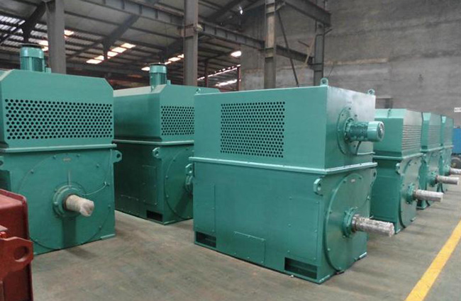 圖為西瑪電機(jī)庫(kù)房YKK高壓電機(jī)照片 圖為西瑪電機(jī)庫(kù)房YKK高壓電機(jī)照片